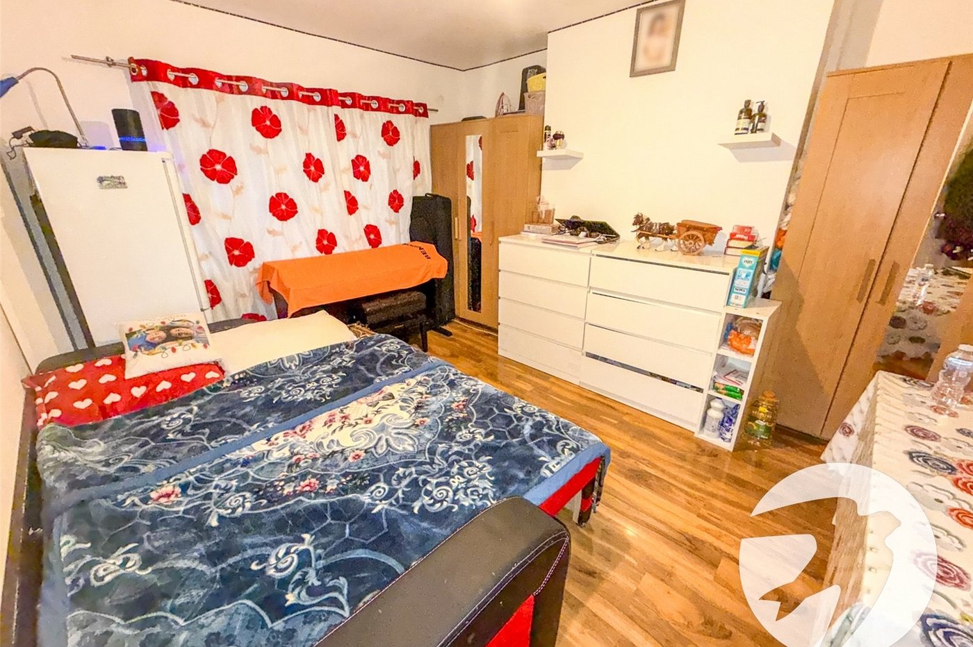 3 bedroom property for sale in London | Robinson Jackson