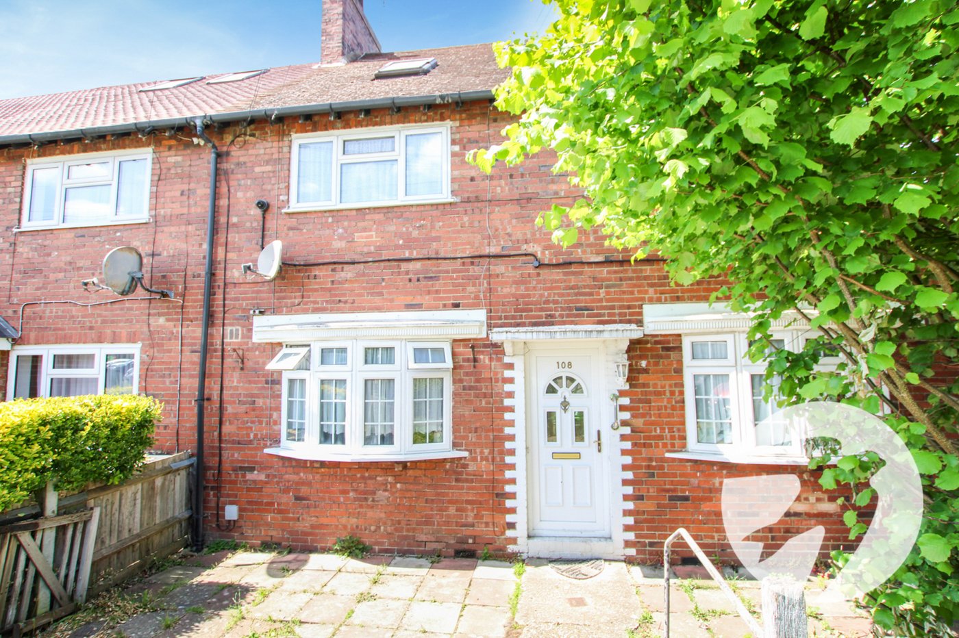2 bedroom property for sale in London | Robinson Jackson