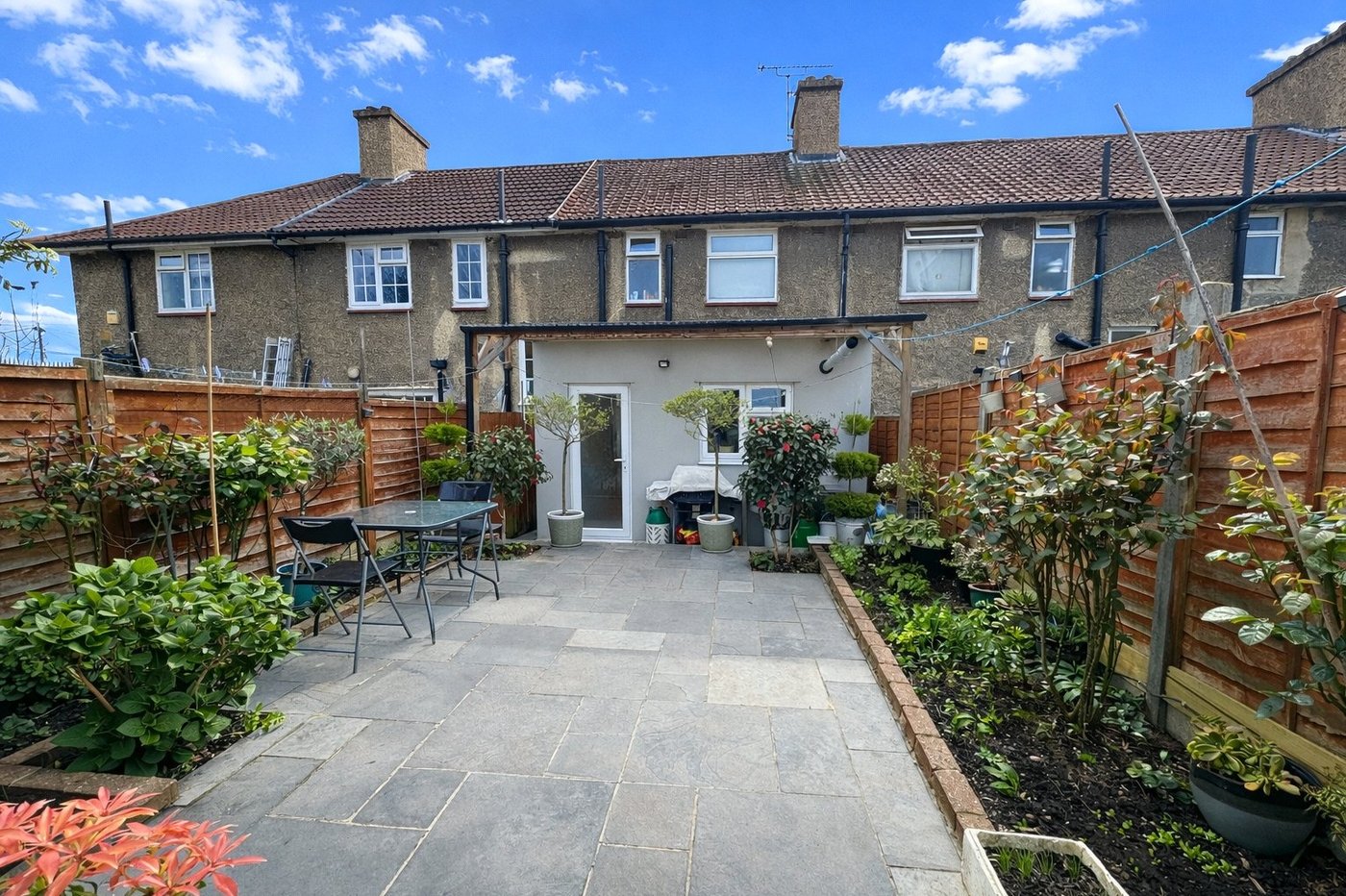 2 bedroom house for sale in Bromley | Robinson Jackson