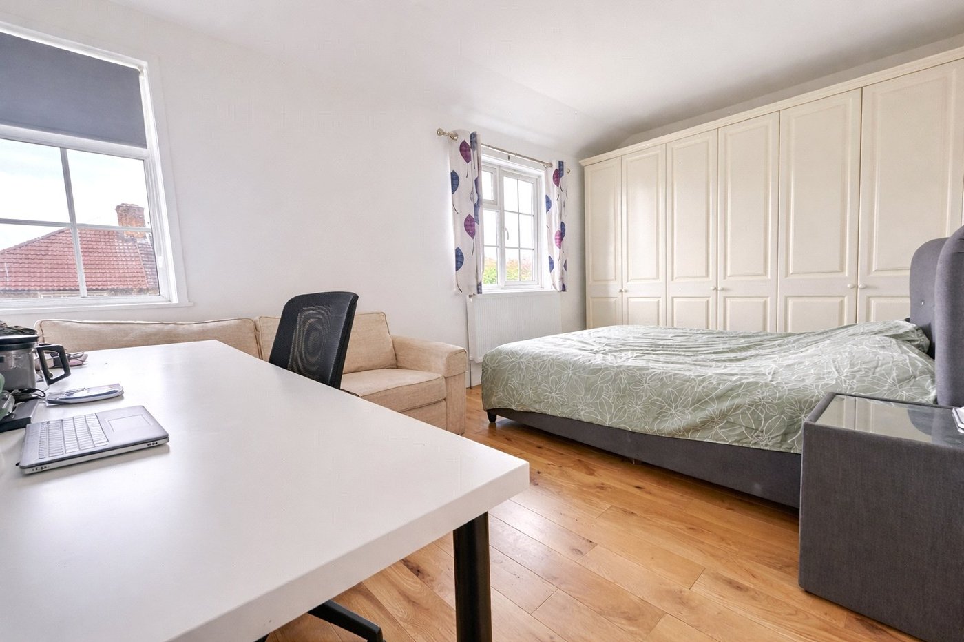 2 bedroom house for sale in Bromley | Robinson Jackson