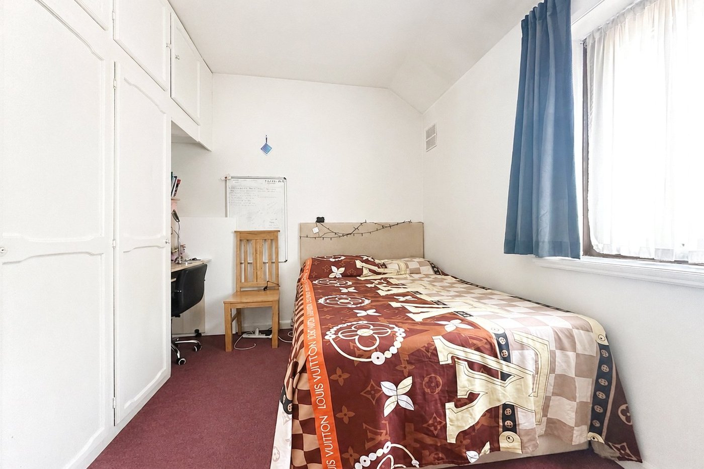 2 bedroom house for sale in Bromley | Robinson Jackson