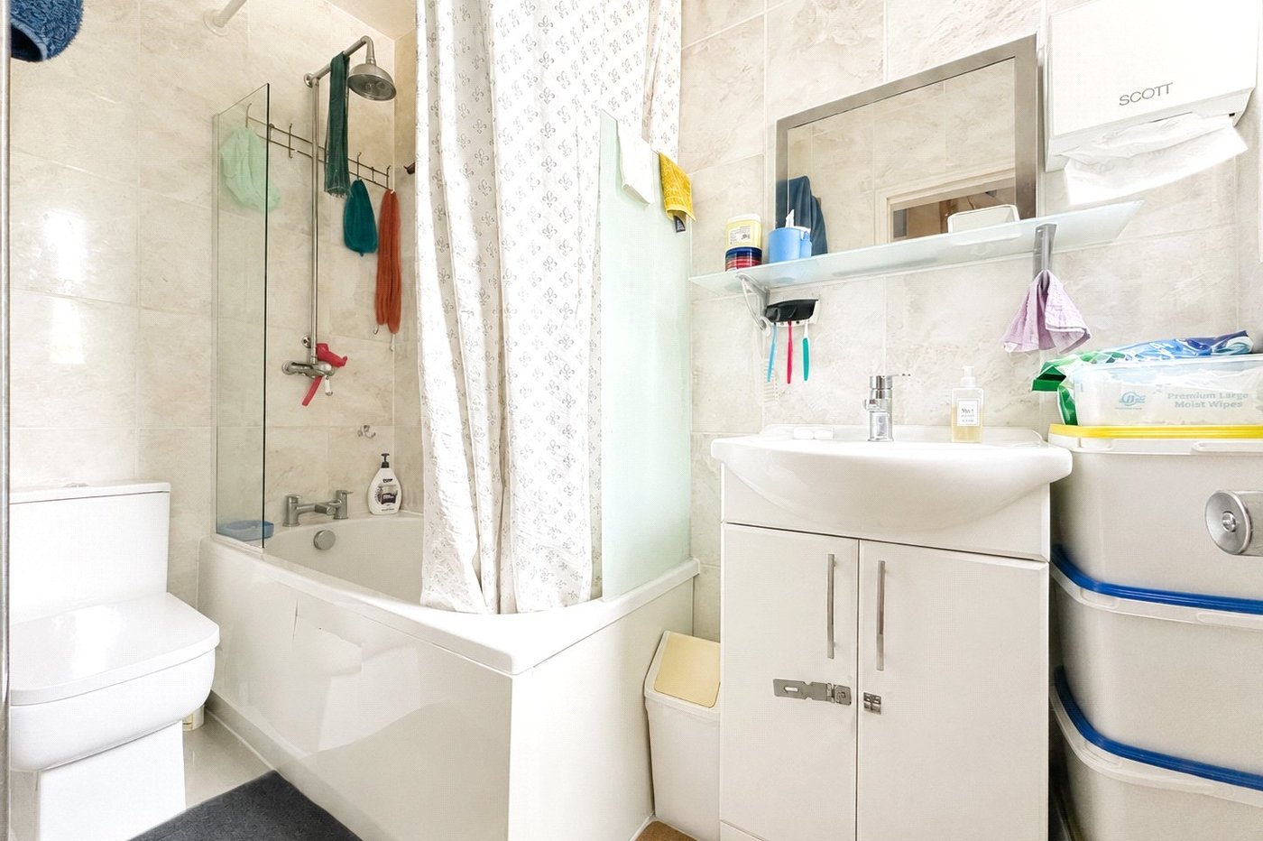2 bedroom house for sale in Bromley | Robinson Jackson