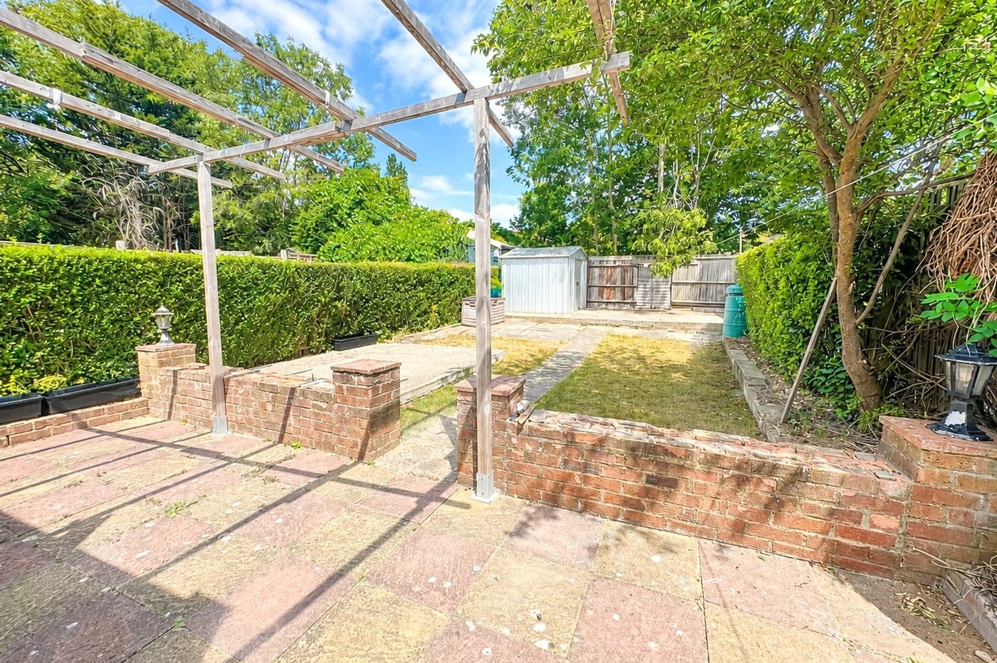 2 bedroom house for sale in Bromley | Robinson Jackson
