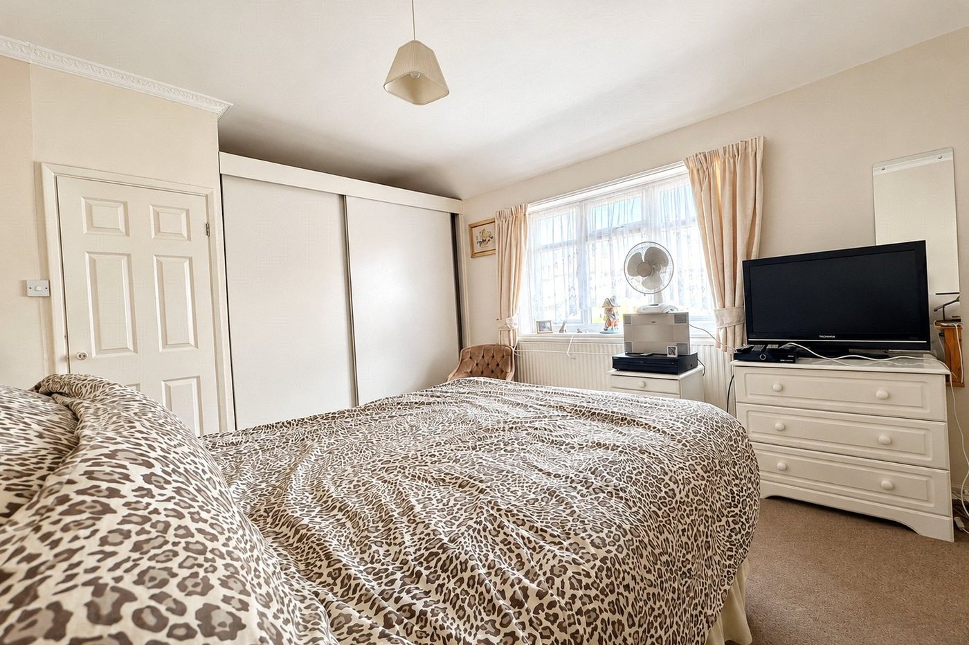 2 bedroom house for sale in Bromley | Robinson Jackson