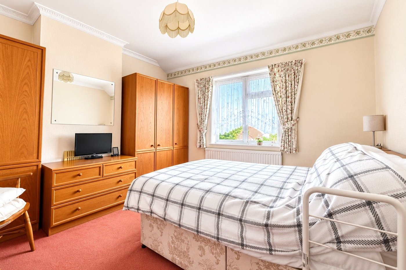 2 bedroom house for sale in Bromley | Robinson Jackson