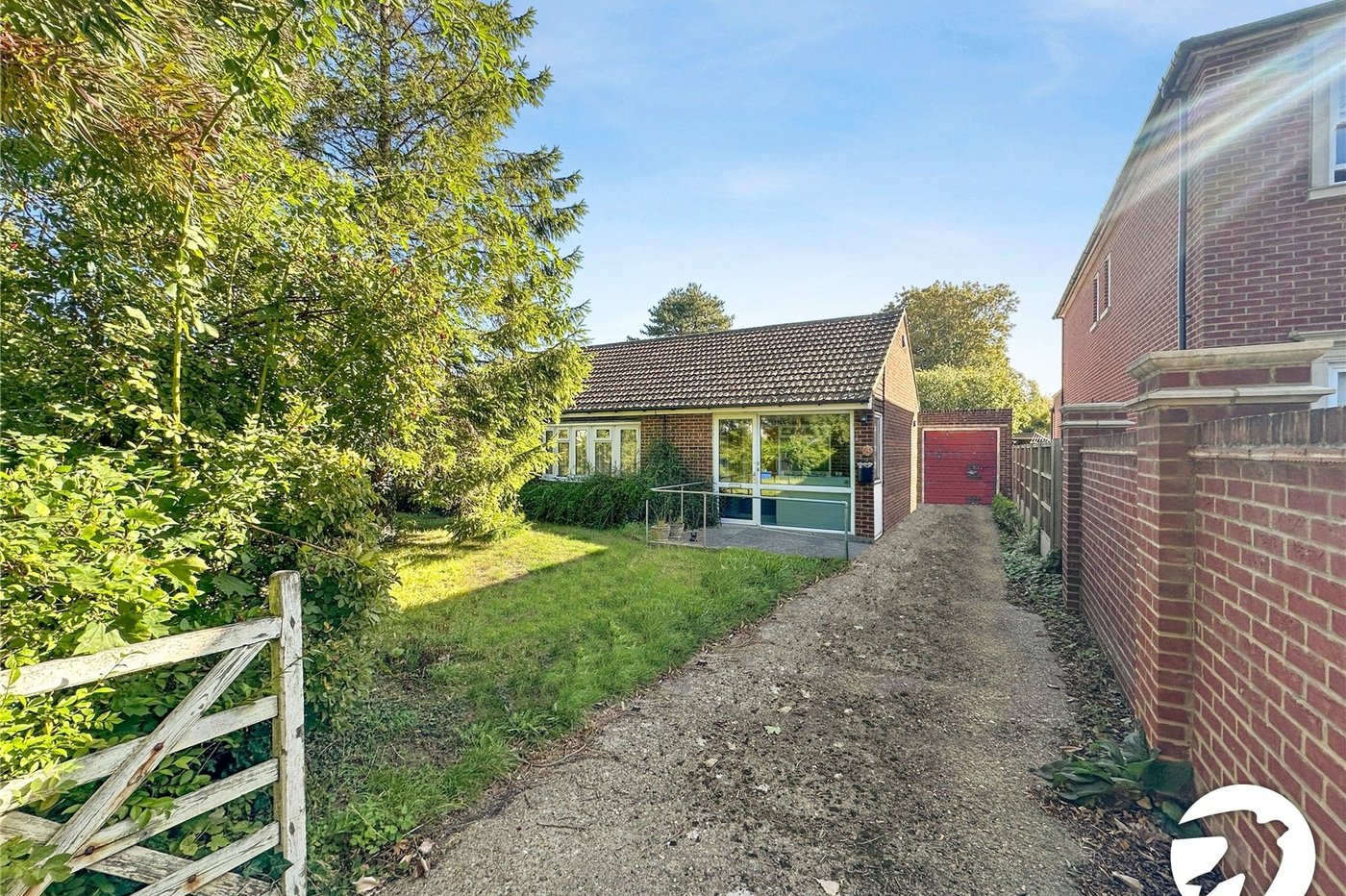 3 bedroom bungalow for sale in Rochester | Robinson Michael & Jackson