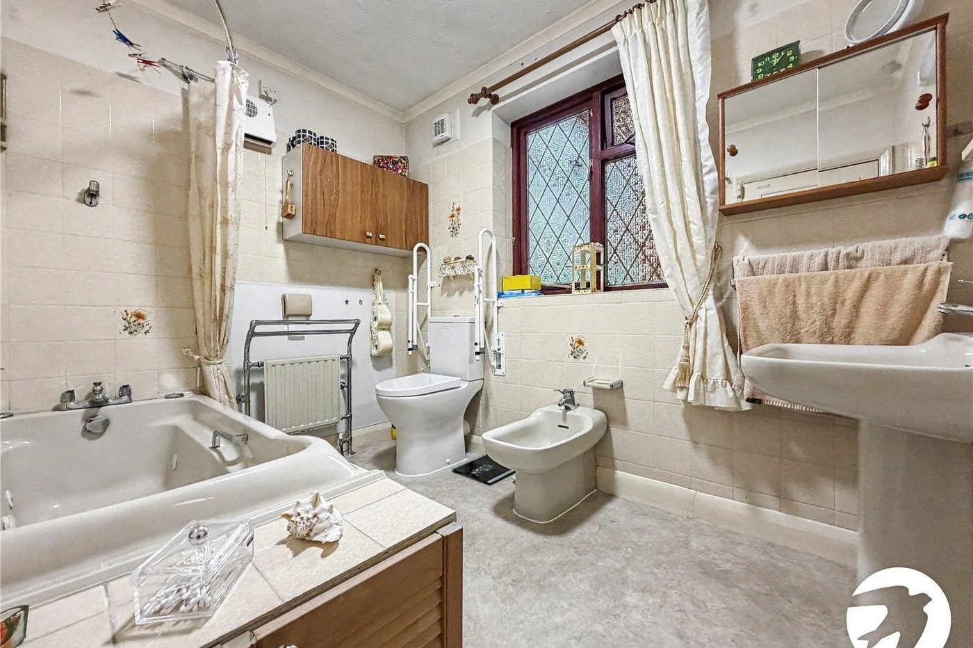 3 bedroom bungalow for sale in Rochester | Robinson Michael & Jackson