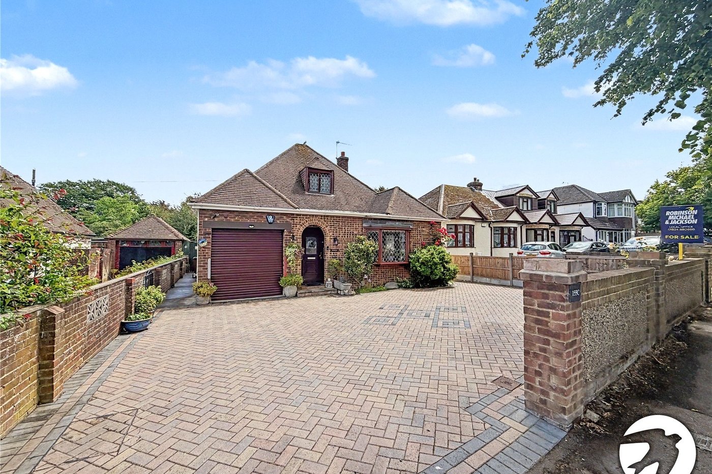 3 bedroom bungalow for sale in Rochester | Robinson Michael & Jackson