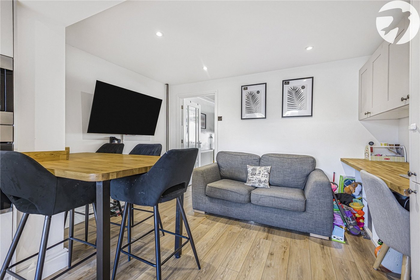 2 bedroom house for sale in Hextable | Robinson Jackson