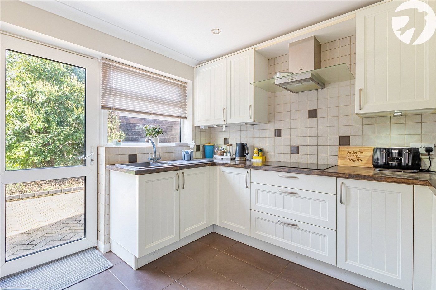 4 bedroom house for sale in Hextable | Robinson Jackson