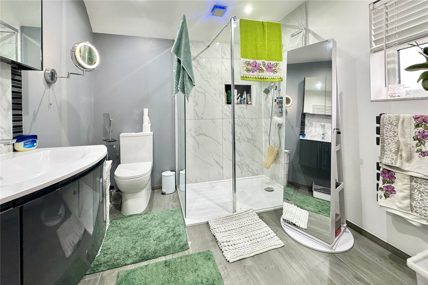 5 bedroom house for sale in Hextable | Robinson Jackson