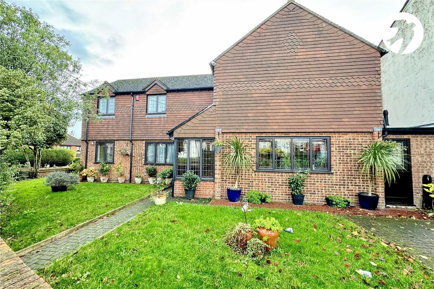 5 bedroom house for sale in Hextable | Robinson Jackson