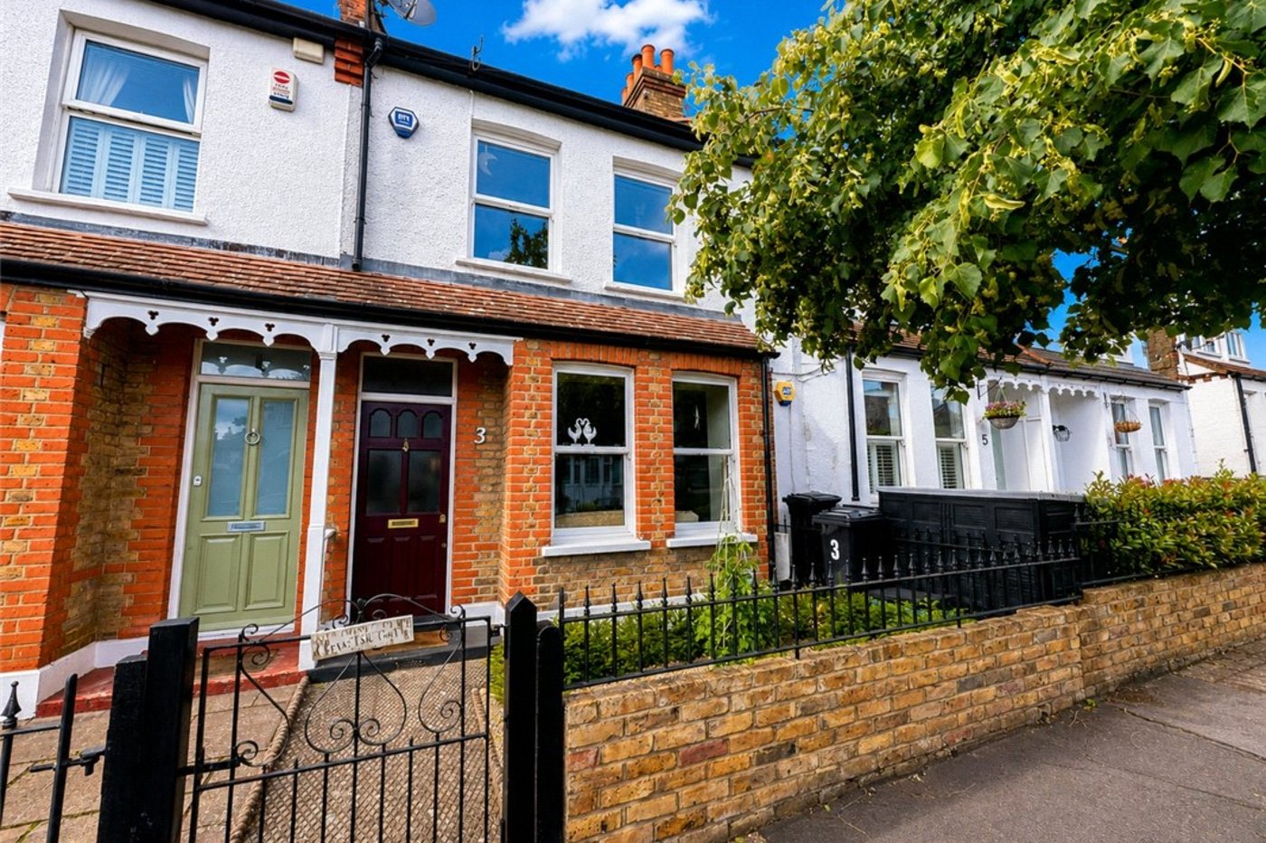 3 bedroom house for sale in Bromley | Robinson Jackson