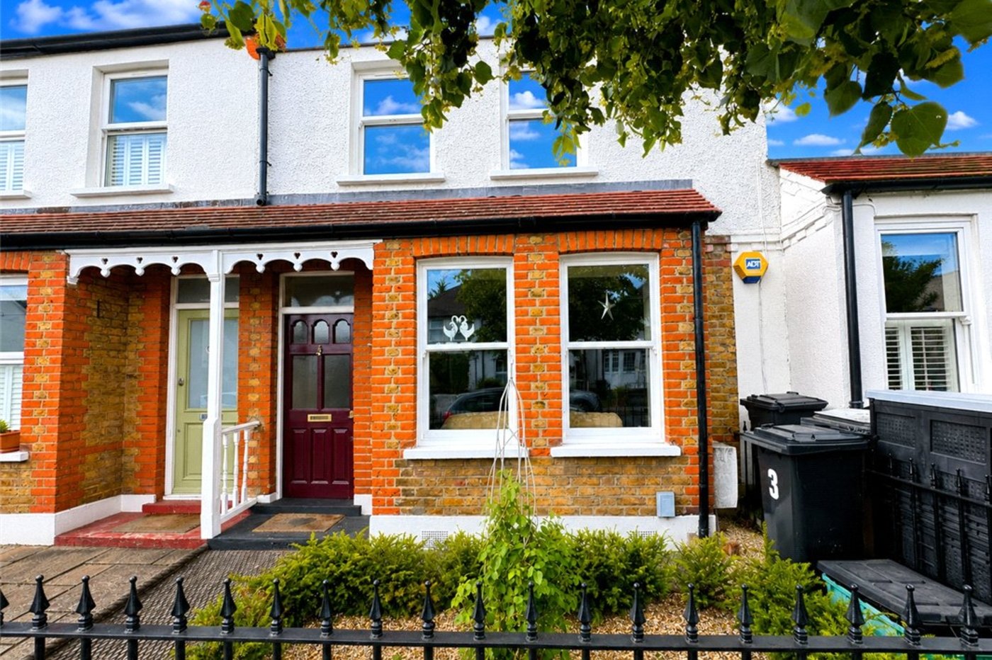 3 bedroom house for sale in Bromley | Robinson Jackson