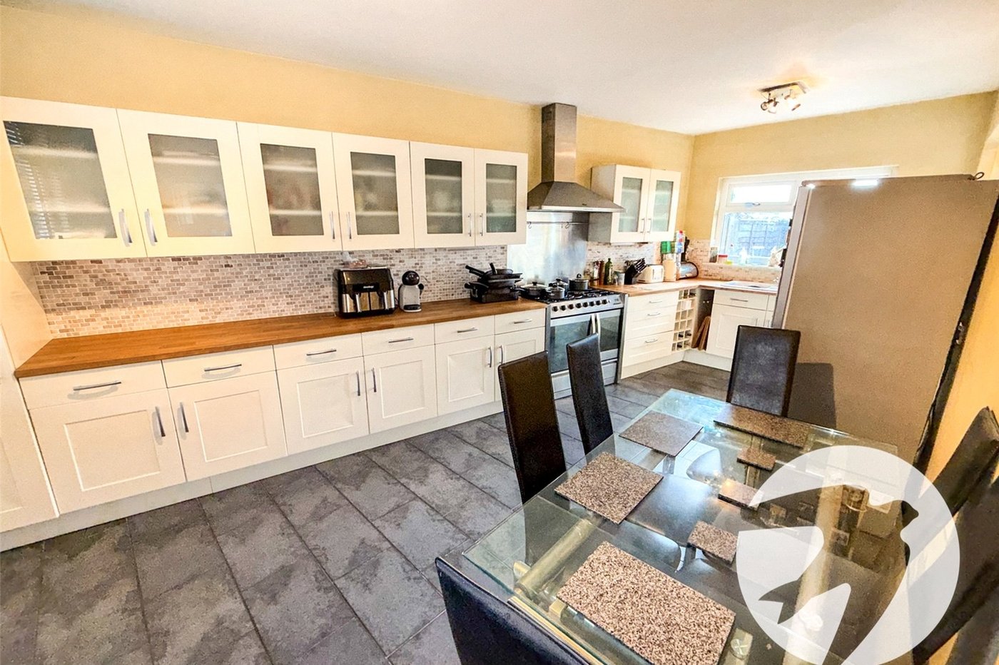 4 bedroom house for sale in London | Robinson Jackson