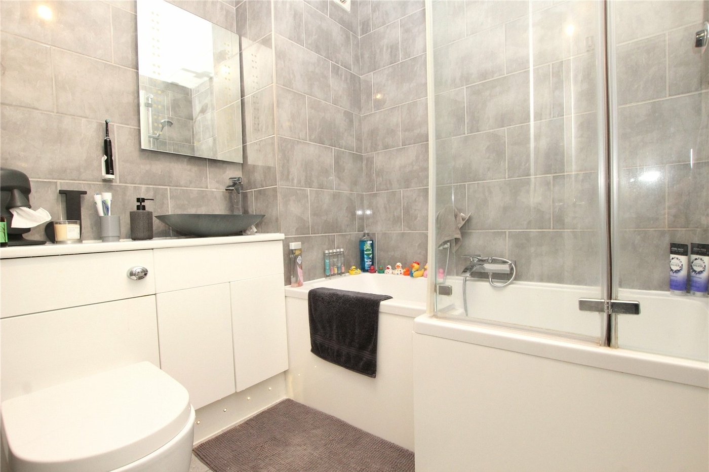 2 bedroom property for sale in Shooters Hill | Robinson Jackson