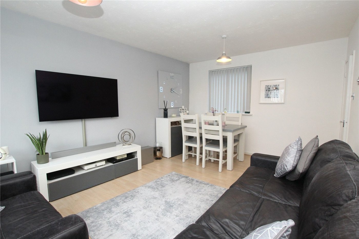2 bedroom property for sale in Shooters Hill | Robinson Jackson