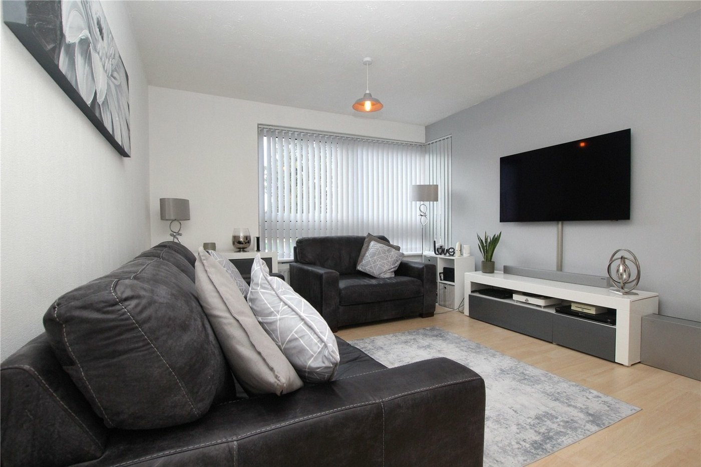 2 bedroom property for sale in Shooters Hill | Robinson Jackson