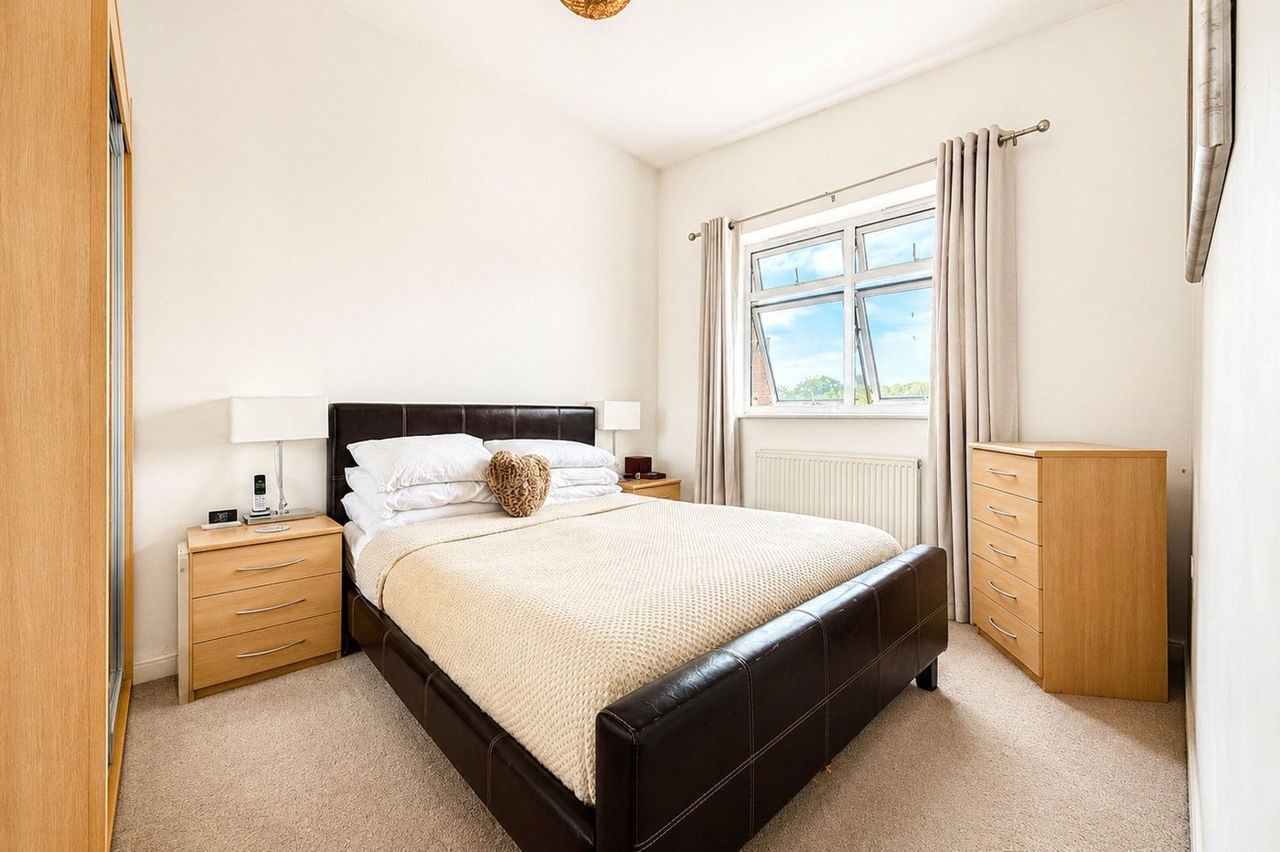 1 bedroom property for sale in London | Robinson Jackson