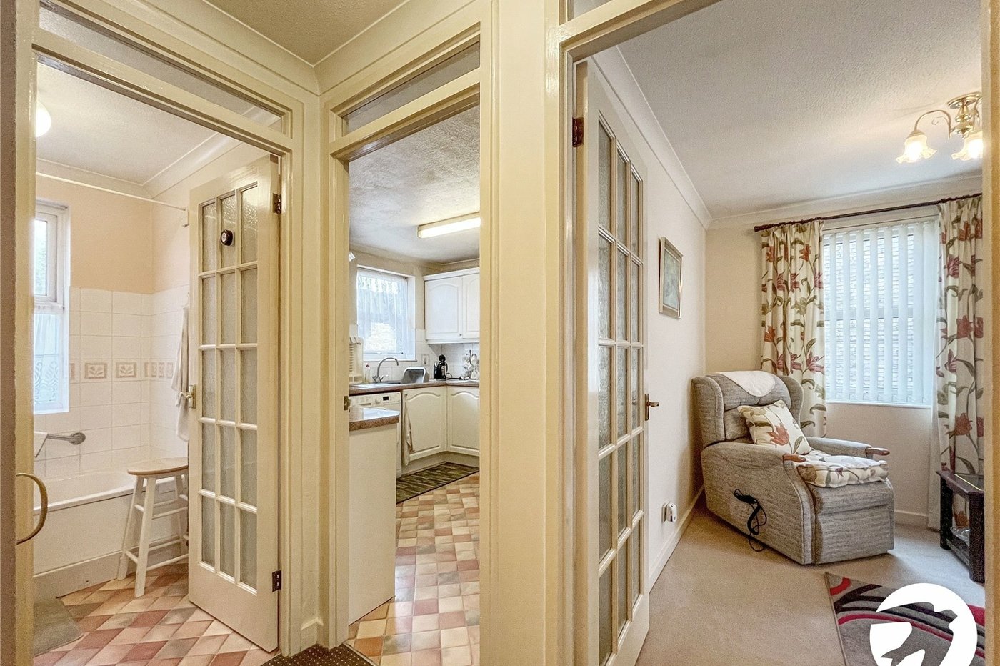 1 bedroom property for sale in West Street | Robinson Michael & Jackson