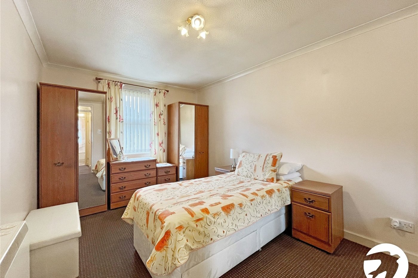 1 bedroom property for sale in West Street | Robinson Michael & Jackson