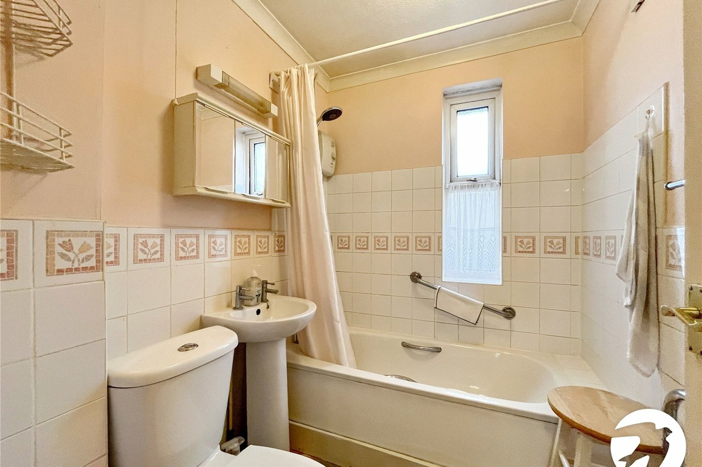 1 bedroom property for sale in West Street | Robinson Michael & Jackson