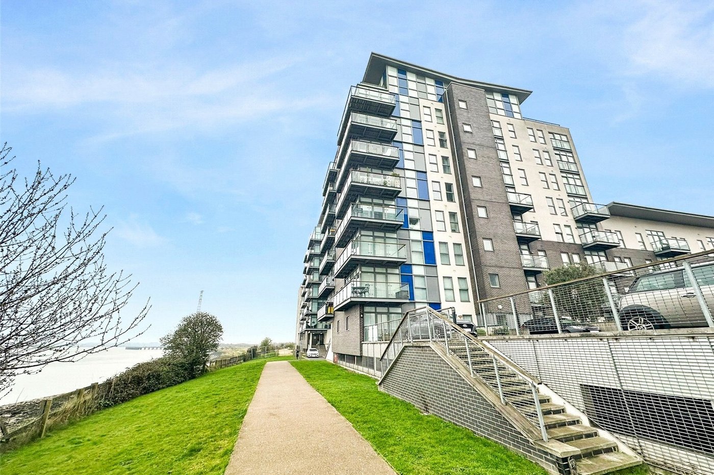 2 bedroom property for sale in Greenhithe | Robinson Jackson