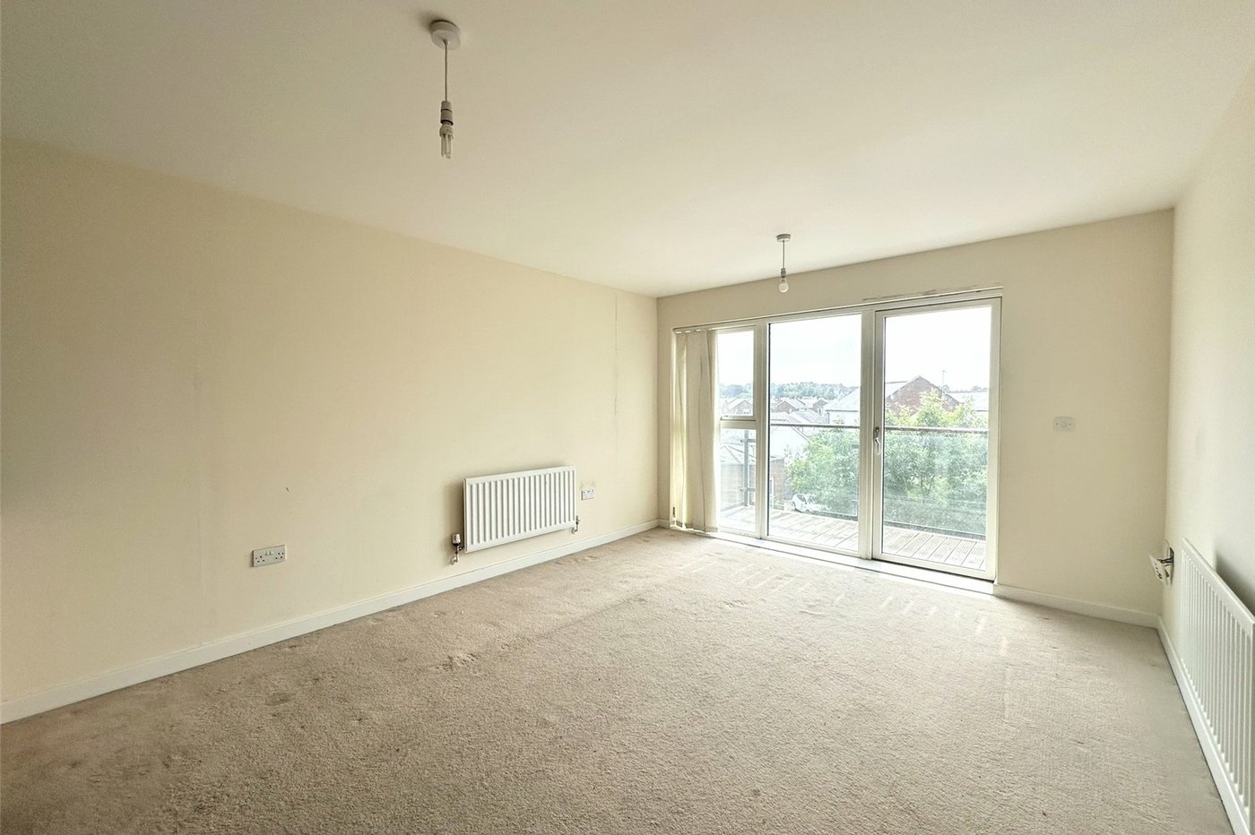 2 bedroom property for sale in Greenhithe | Robinson Jackson