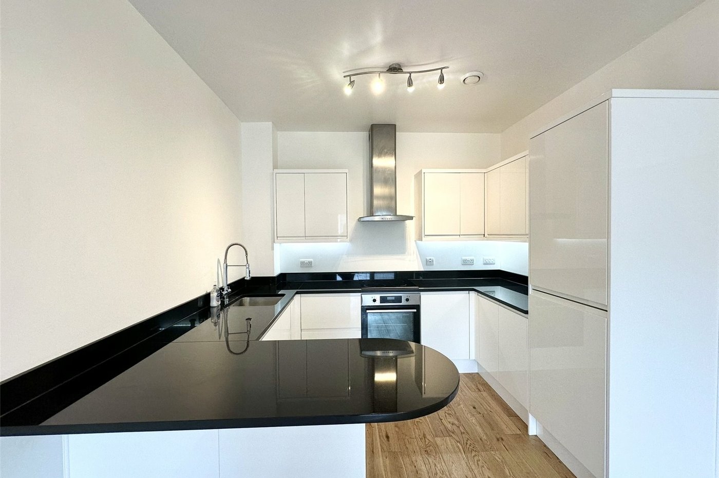 2 bedroom property for sale in Greenhithe | Robinson Jackson