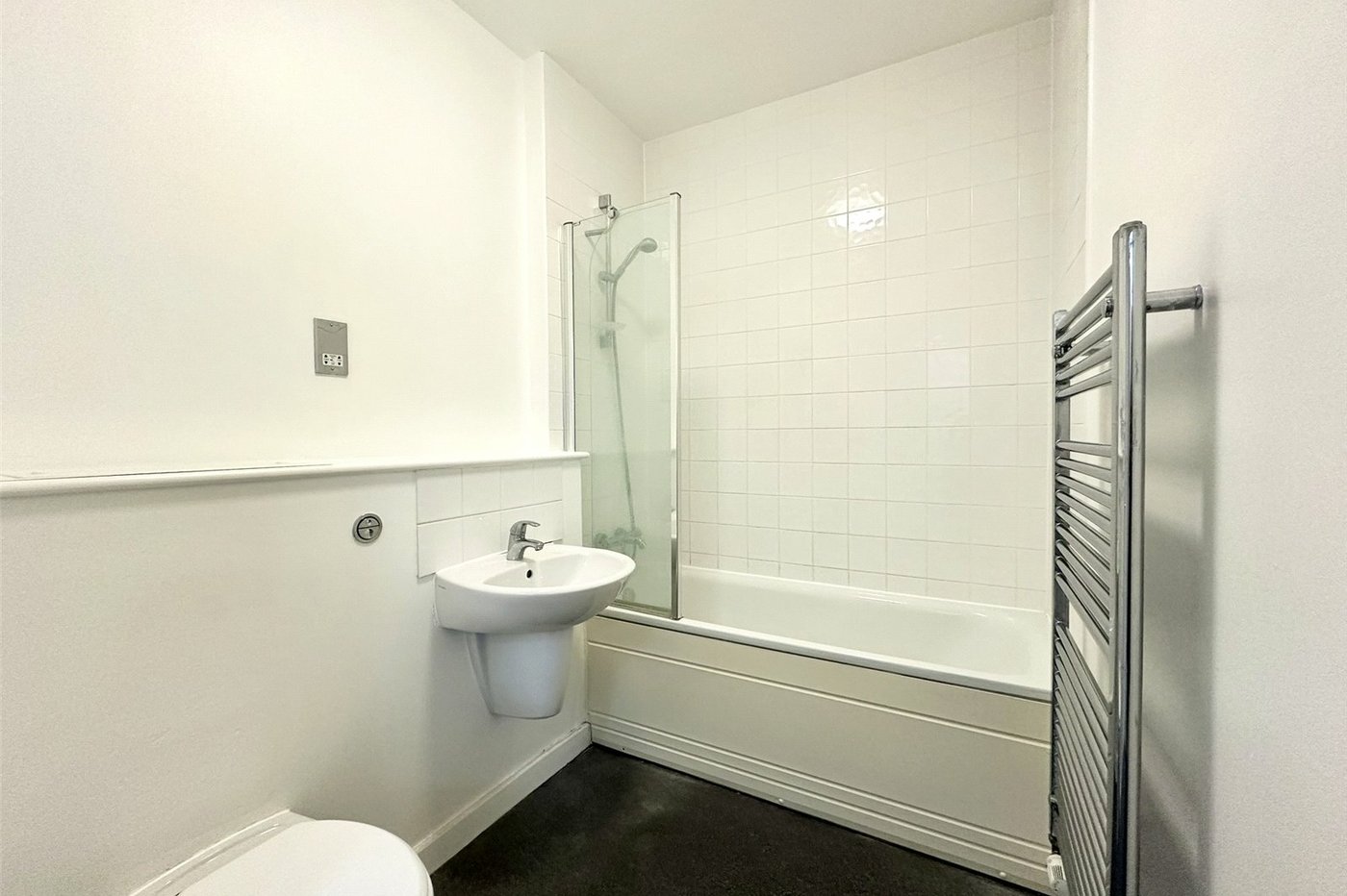 2 bedroom property for sale in Greenhithe | Robinson Jackson