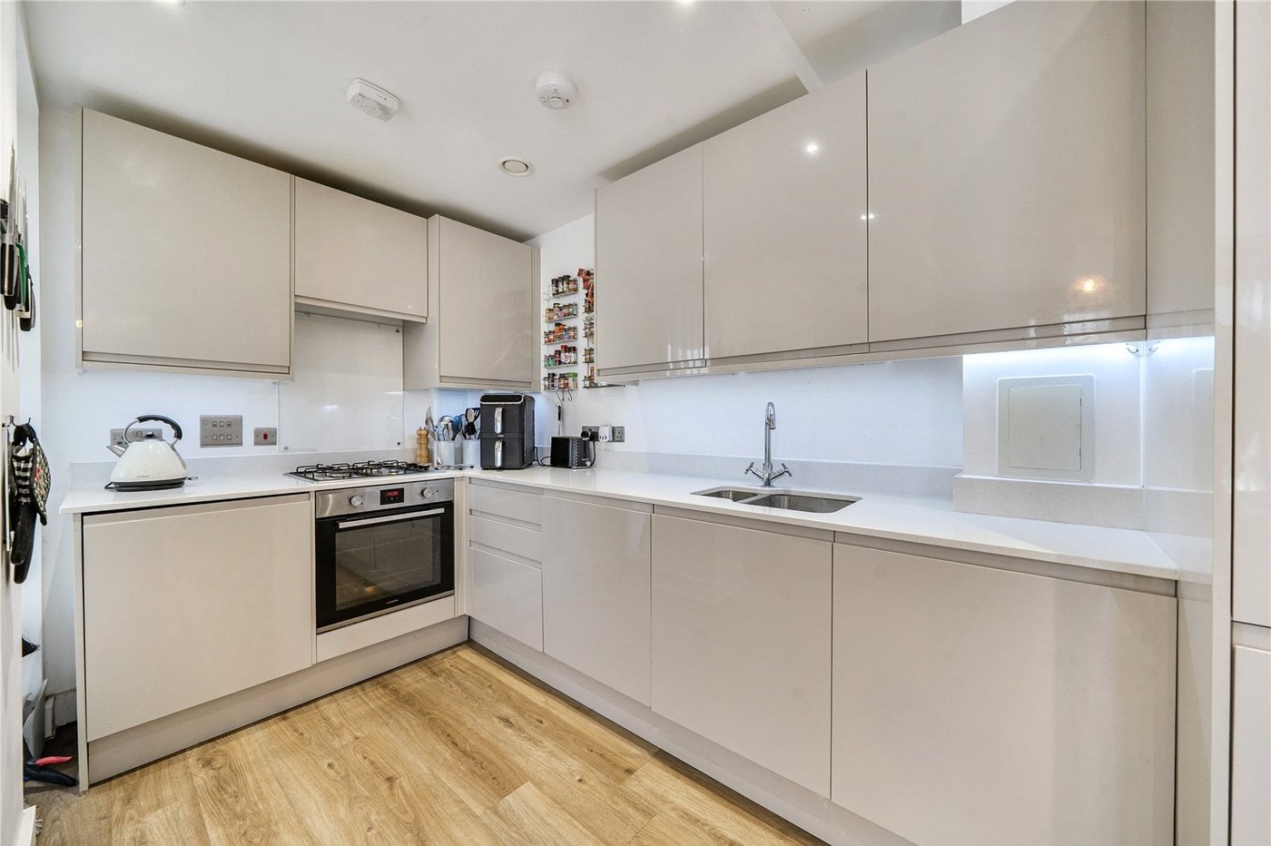 3 bedroom property for sale in Forest Hill | Robinson Jackson