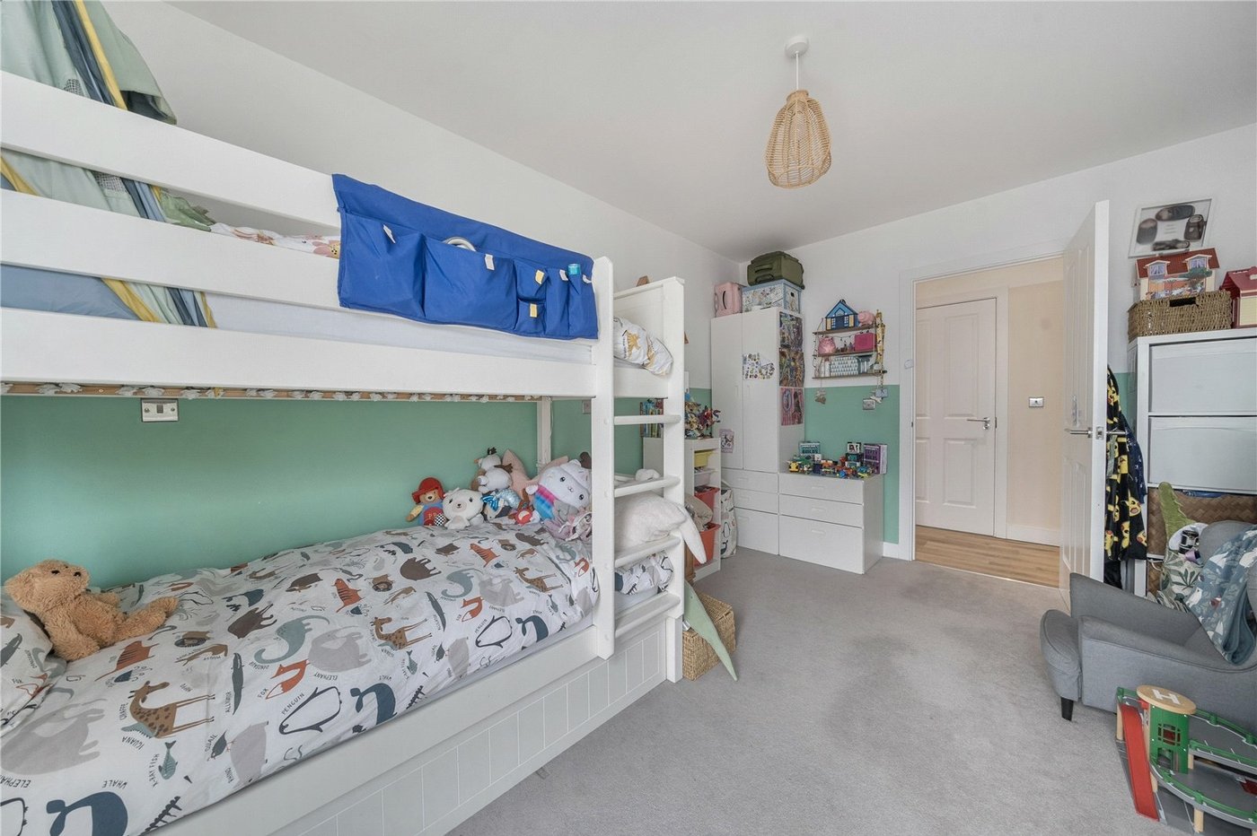 2 bedroom property for sale in London | Robinson Jackson