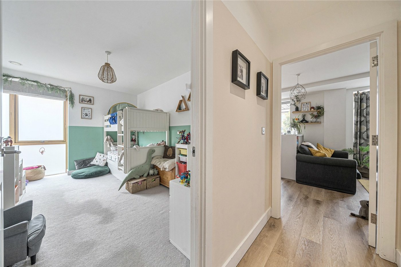 2 bedroom property for sale in London | Robinson Jackson