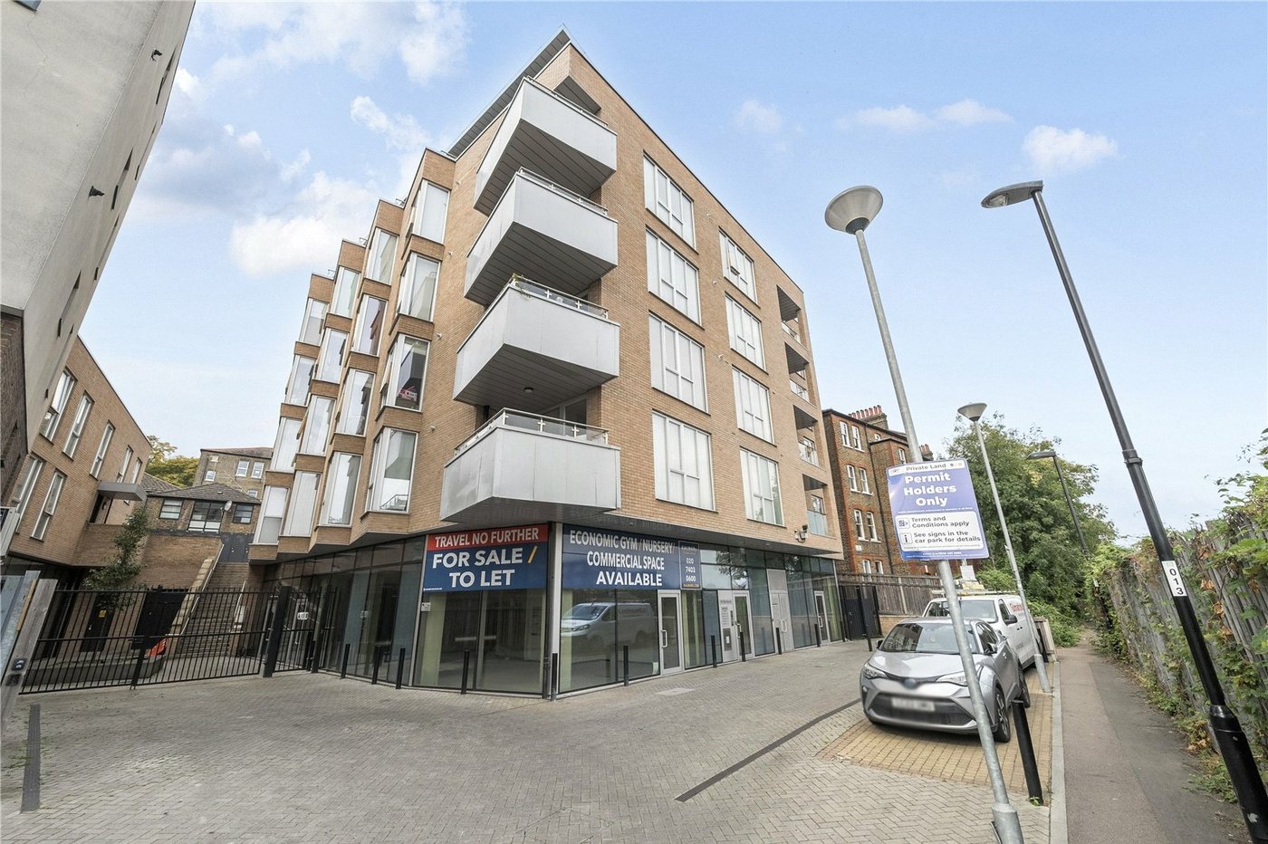 2 bedroom property for sale in London | Robinson Jackson