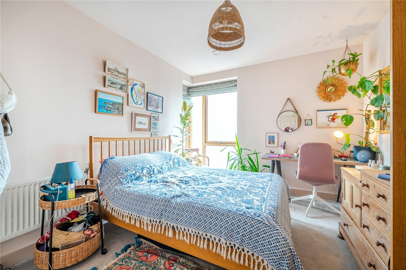 2 bedroom property for sale in London | Robinson Jackson