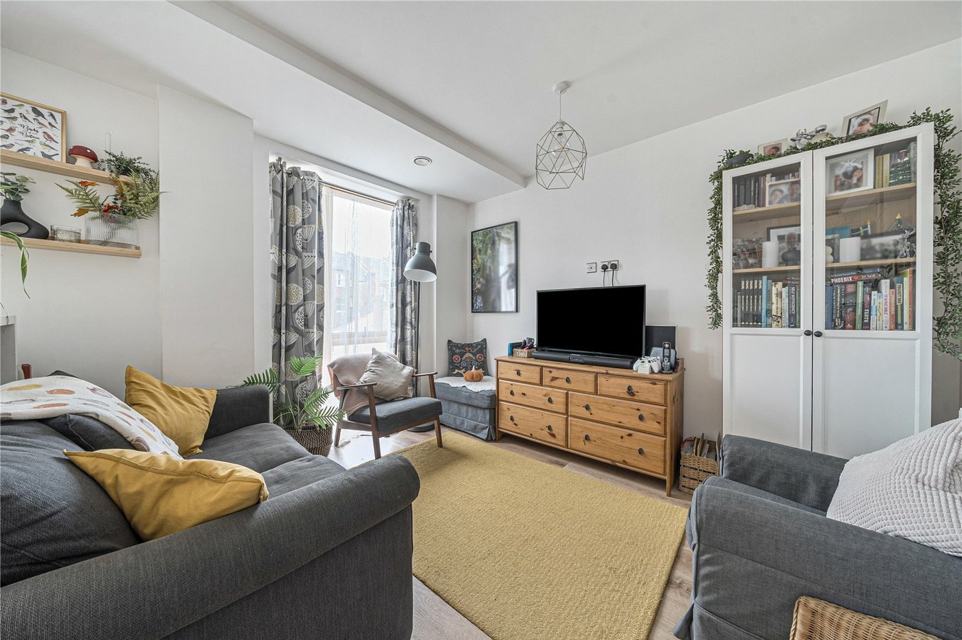 2 bedroom property for sale in  | Robinson Jackson