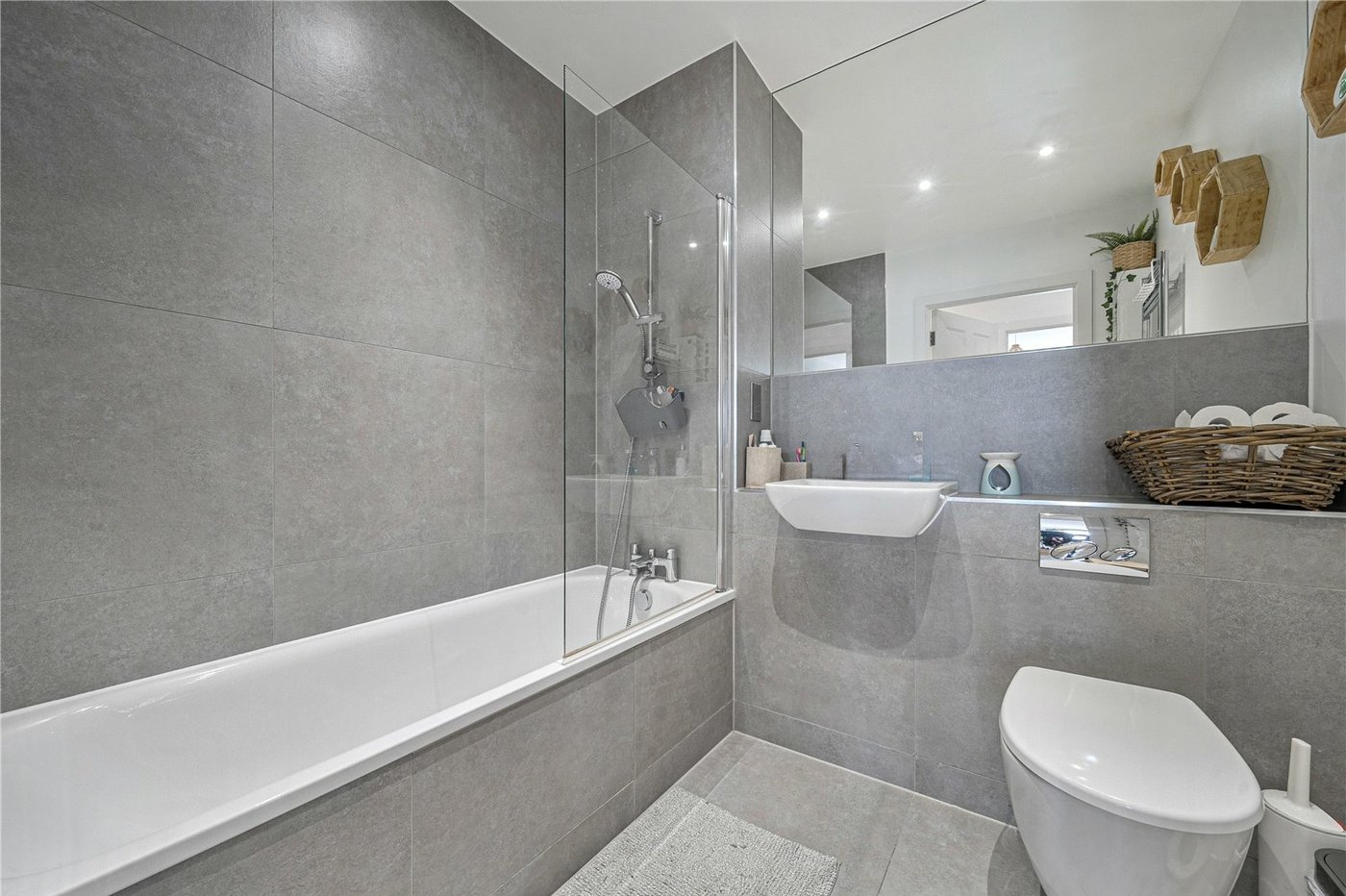 2 bedroom property for sale in  | Robinson Jackson