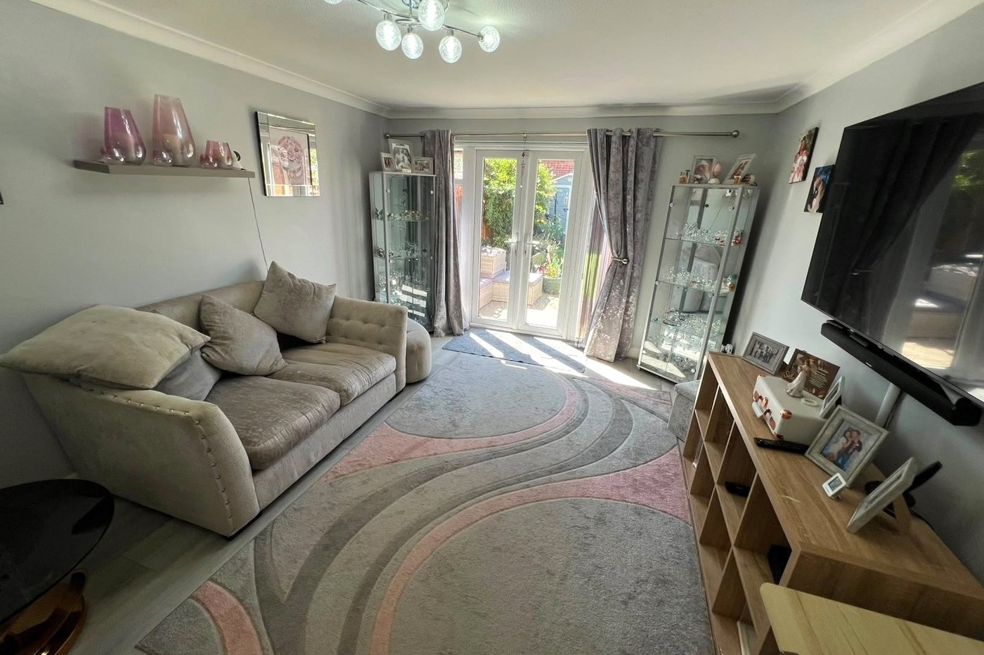 2 bedroom house for sale in Gravesend | Robinson Michael & Jackson