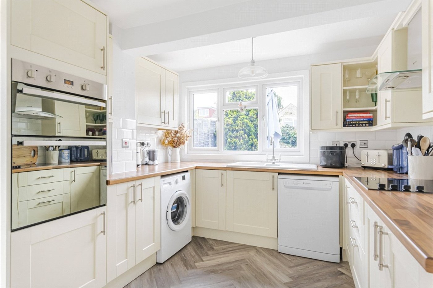 4 bedroom bungalow for sale in Orpington | Robinson Jackson