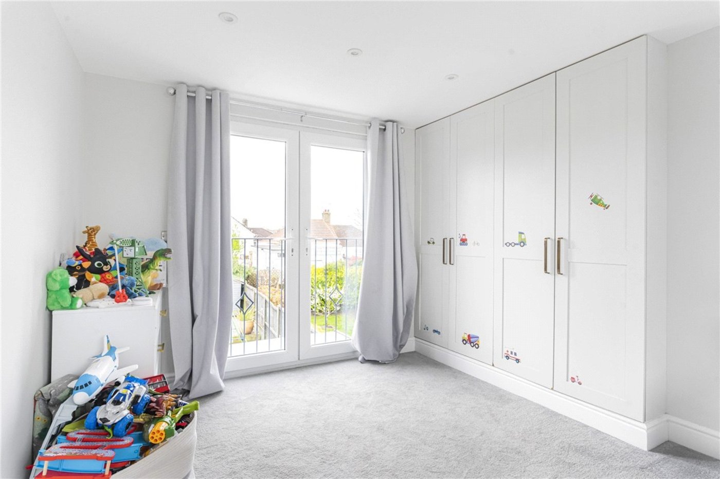 4 bedroom bungalow for sale in Orpington | Robinson Jackson