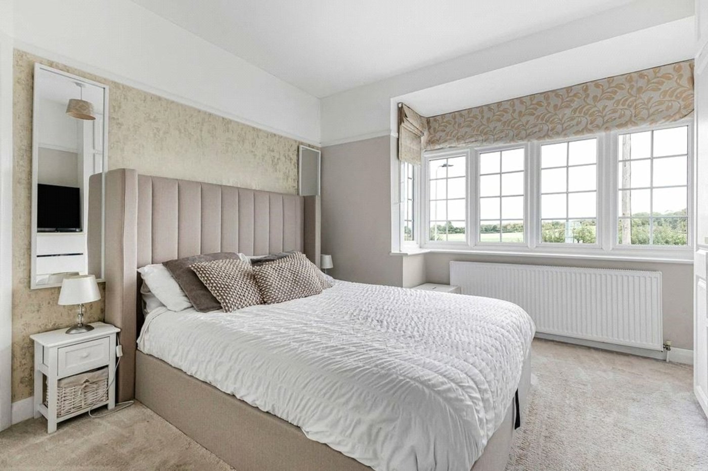 4 bedroom bungalow for sale in Orpington | Robinson Jackson