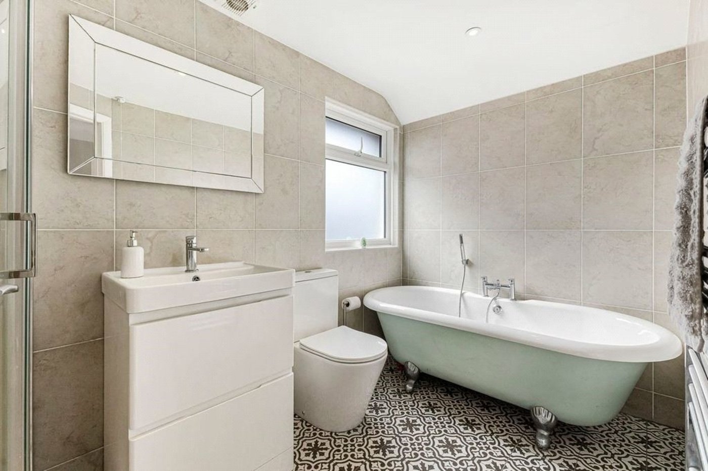 4 bedroom bungalow for sale in Orpington | Robinson Jackson