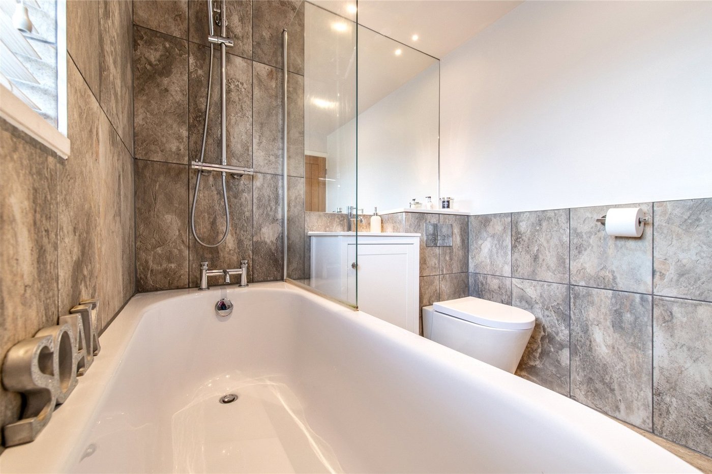 5 bedroom house for sale in Gravesend | Robinson Michael & Jackson