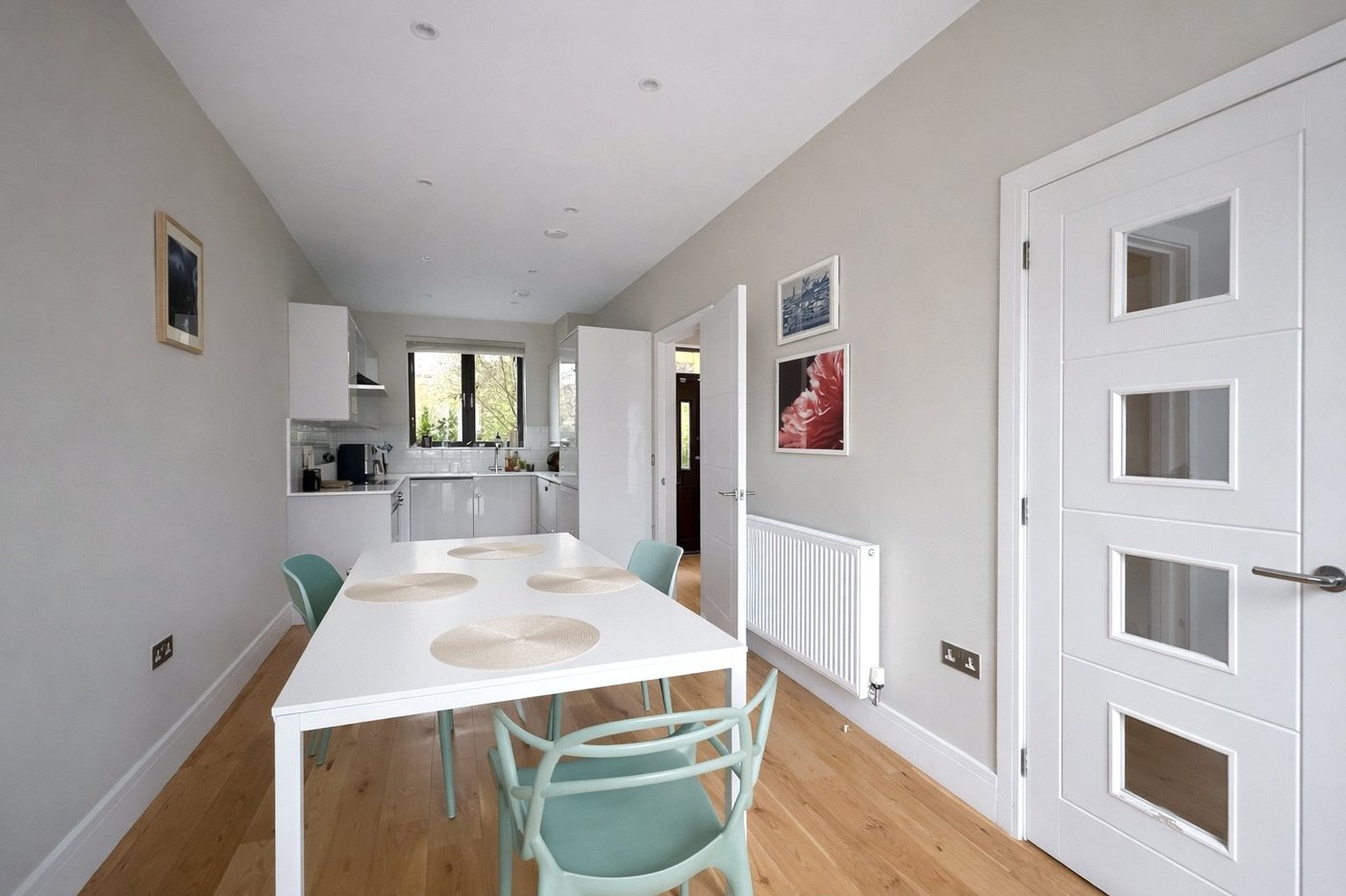 3 bedroom house for sale in London | Robinson Jackson