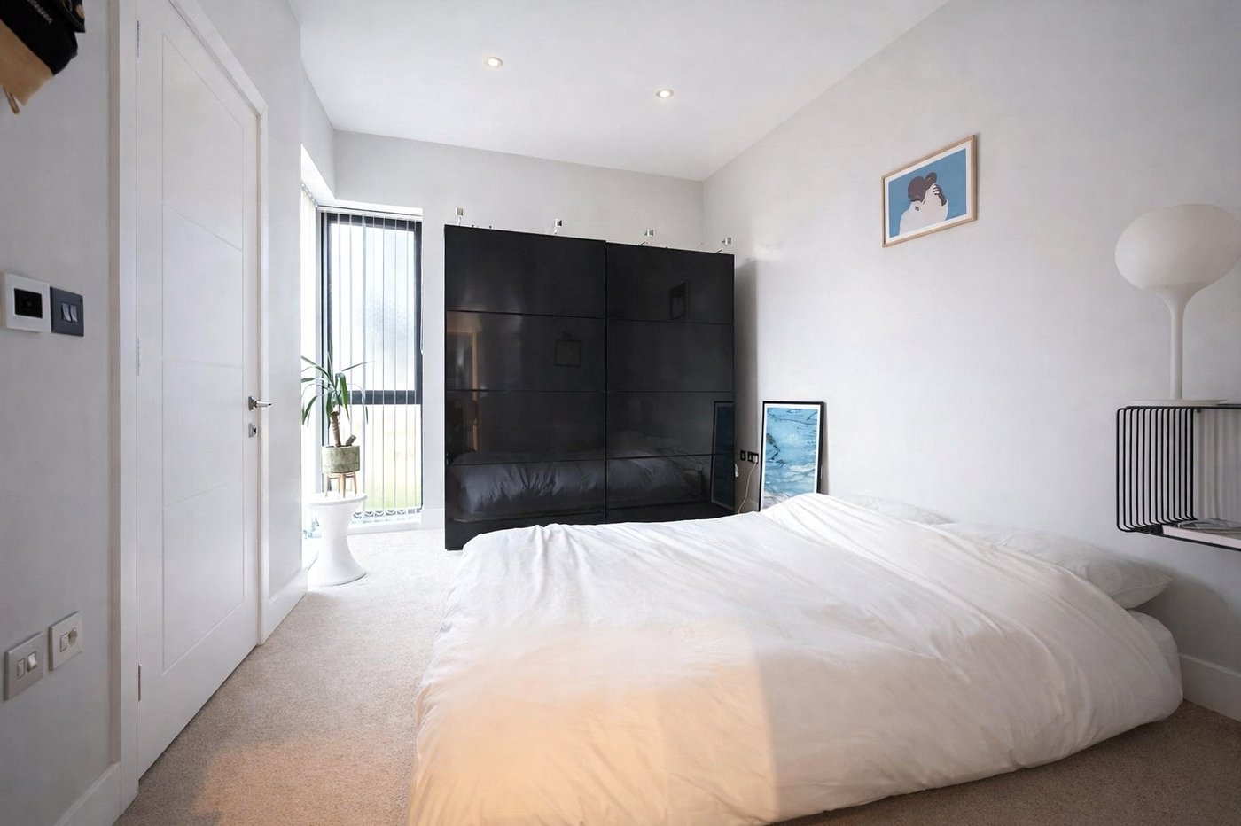 3 bedroom house for sale in London | Robinson Jackson