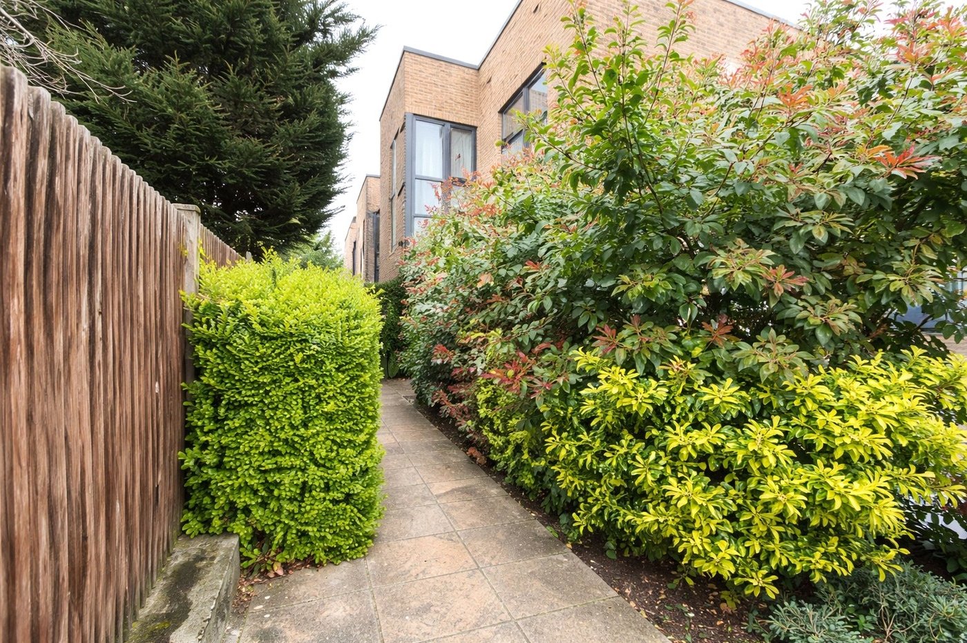 3 bedroom house for sale in London | Robinson Jackson