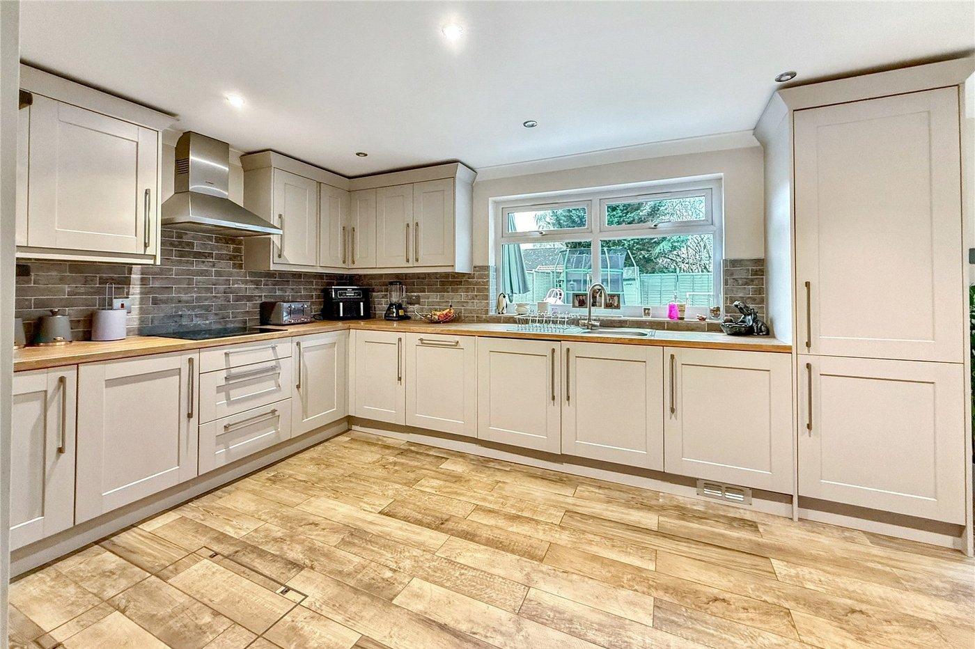 4 bedroom house for sale in Hextable | Robinson Jackson