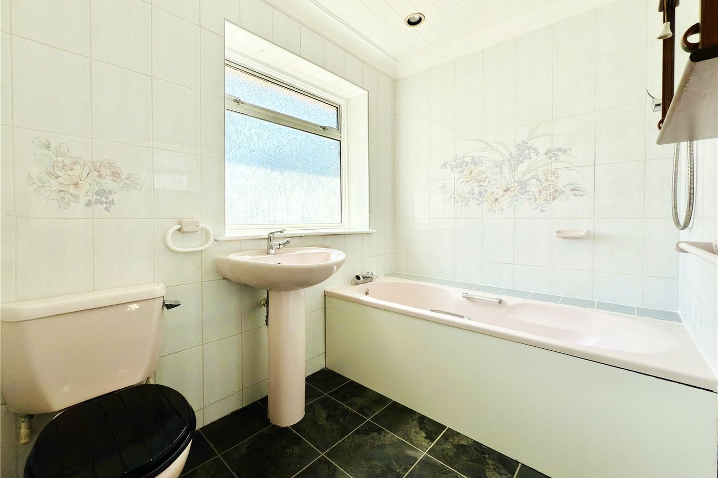 5 bedroom house for sale in Hextable | Robinson Jackson