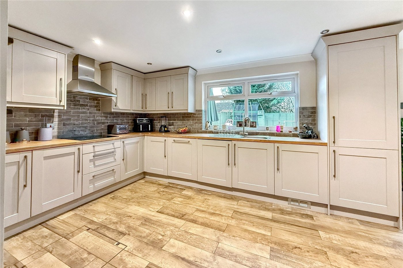 4 bedroom house for sale in Hextable | Robinson Jackson