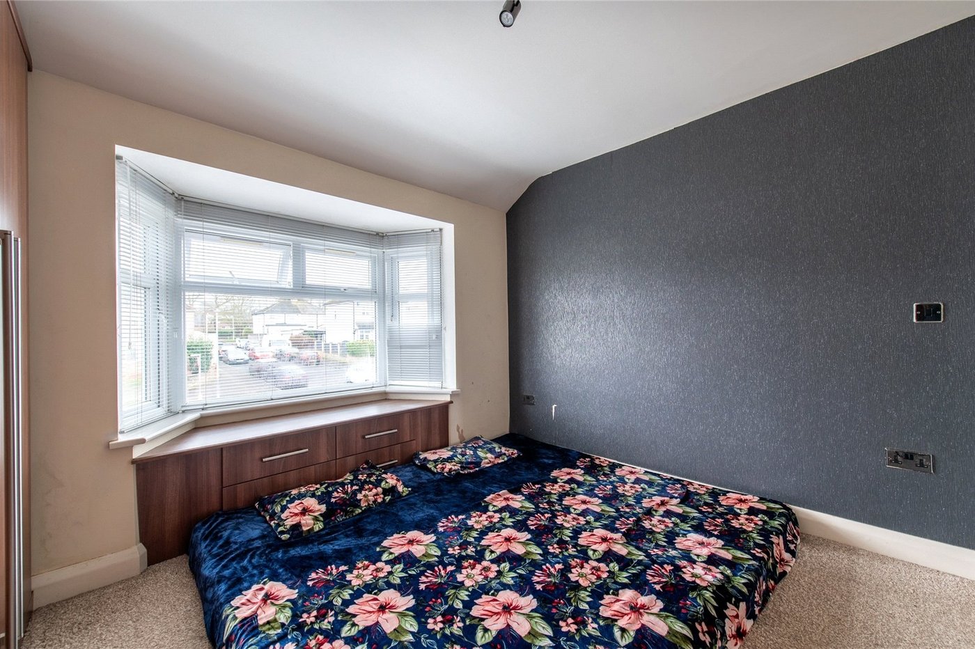 3 bedroom house for sale in Northfleet | Robinson Michael & Jackson